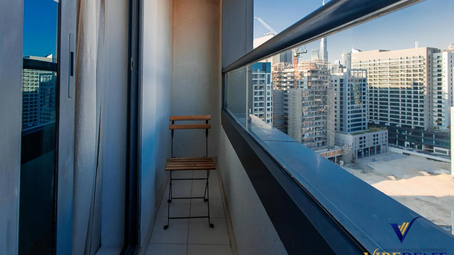 Elegant Studio Getaway, Central Business Bay, Dubai Apartment